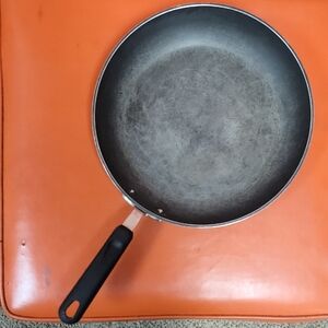 Black-Handled Nonstick Saute Pan - 12 Inch